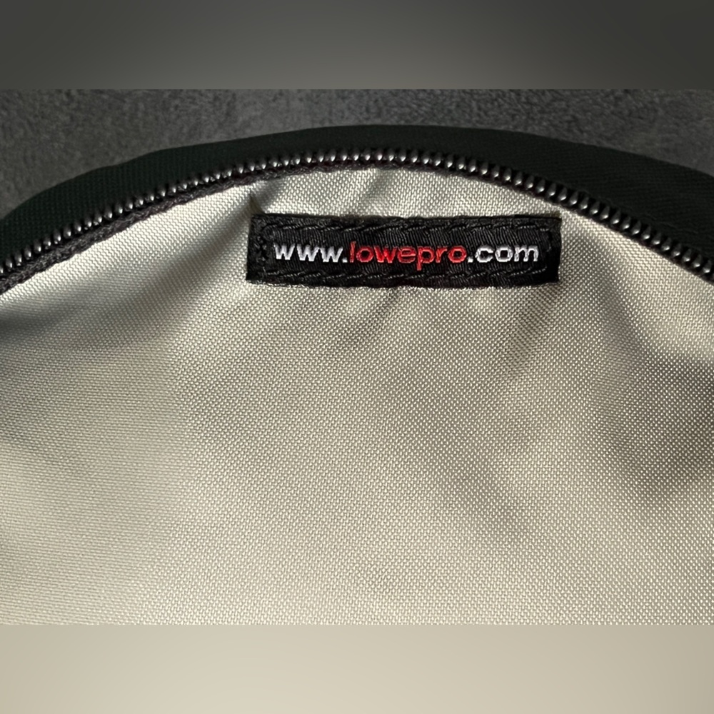 Lowepro Off Trail 1 camera bag - Picture 6 of 8